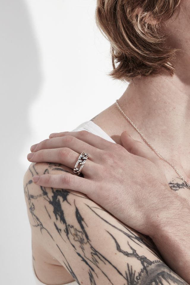 CURBED SPACER RING