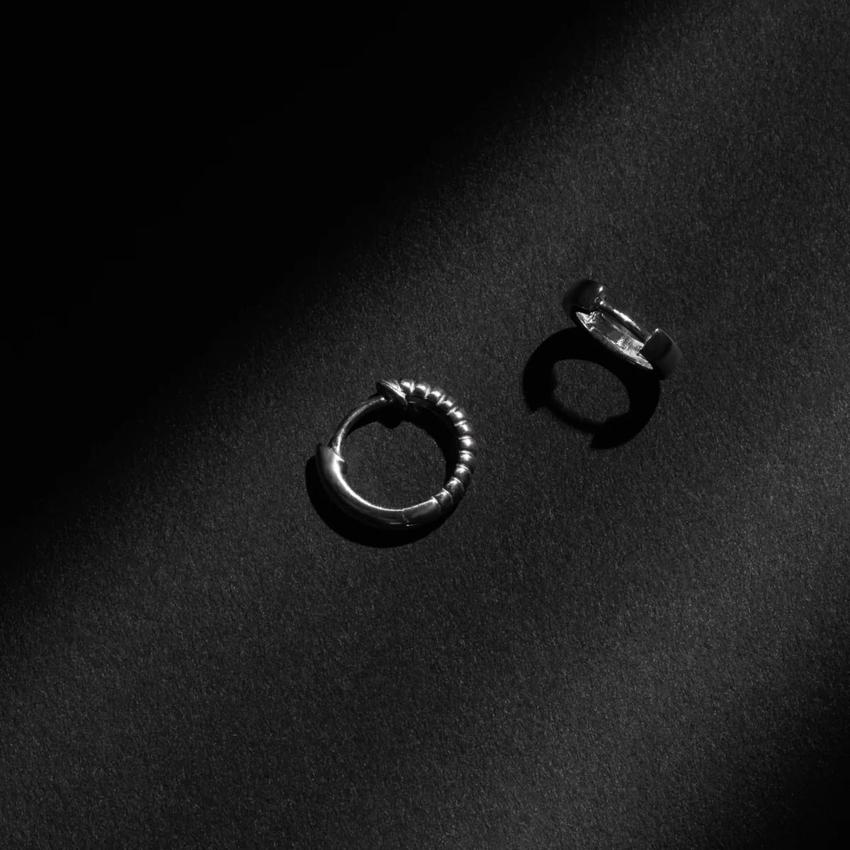 DUALIS MEN'S SINGLE EARRING