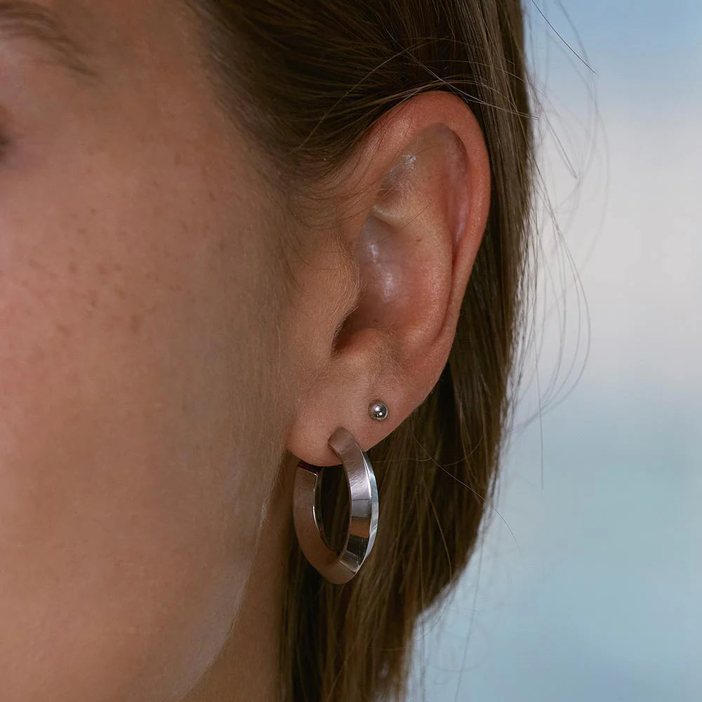 PLAIN STUDS