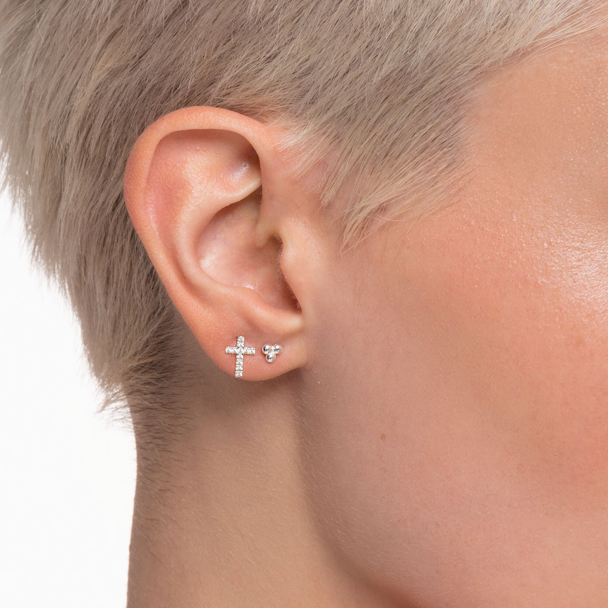 CHARMING COLLECTION 3 BEAD STUD EARRING SINGLE